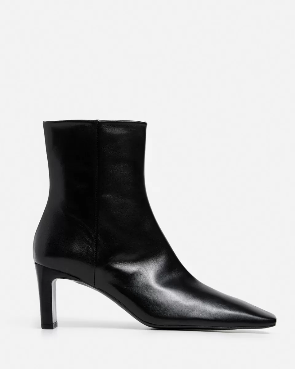 Flattered Moa Leather